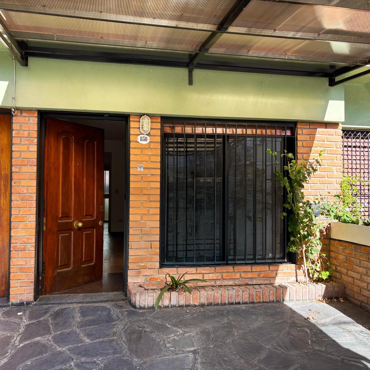Impecable PH en Flores con Patio, Parrilla y Espacio Guardacoche 5
