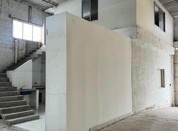 ALQUILER LOCAL COMERCIAL EN CERRILLOS  4