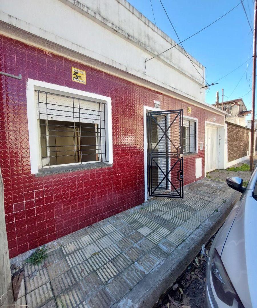 Foto de Venta Casa De 3 Ambientes En Villa Sarmiento, imagen 3