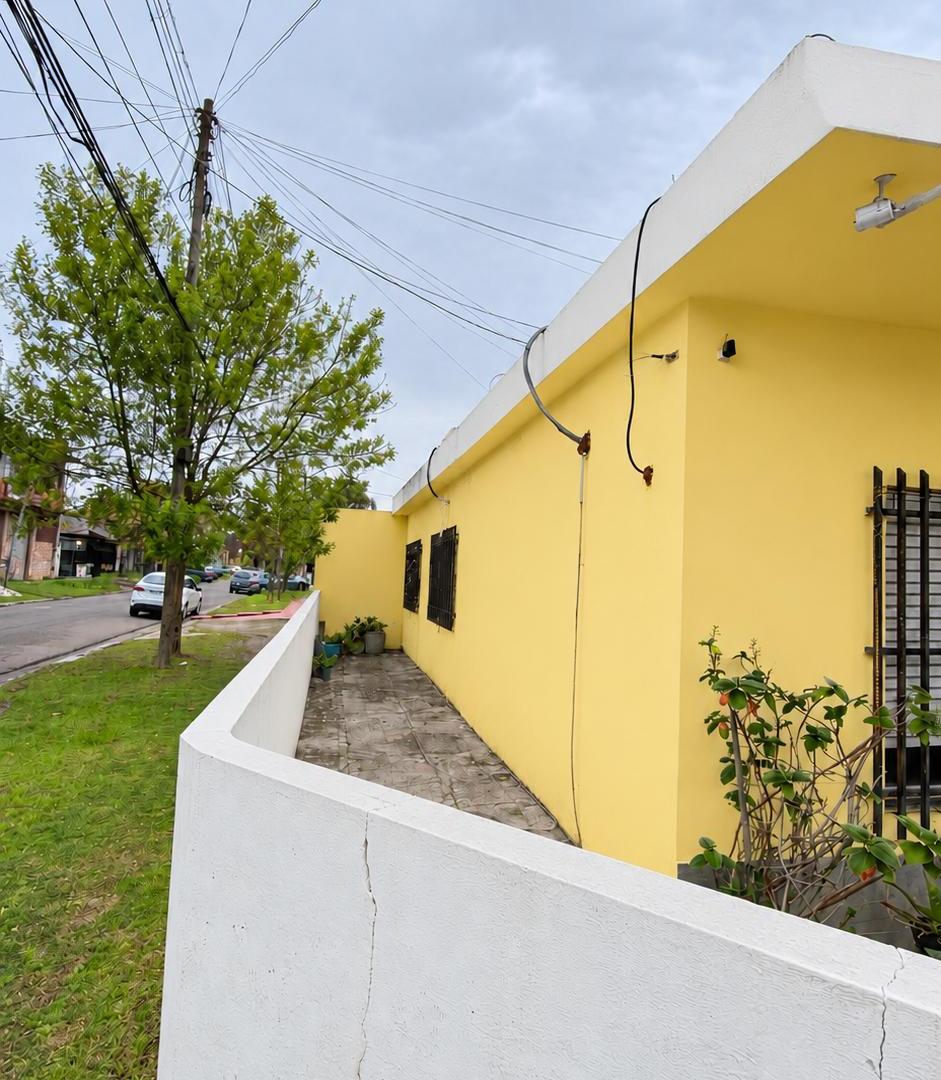 Foto de INCREÍBLE CASA EN VENTA MUY BUEN PRECIO ! En esquina Apto crédito, imagen 4