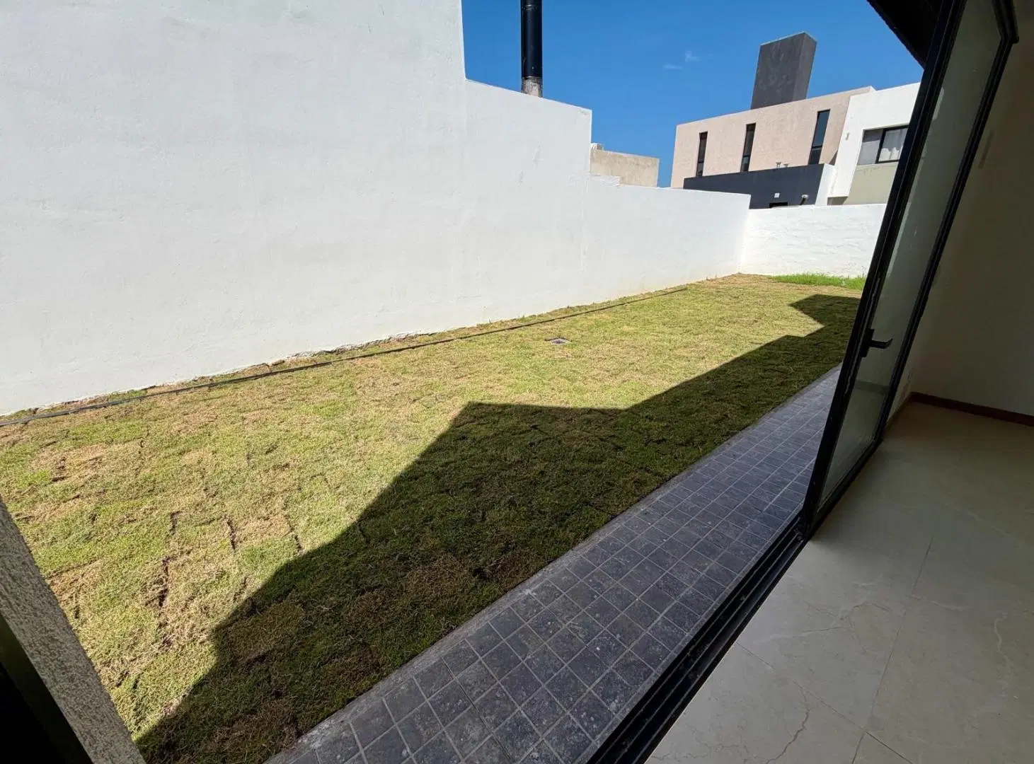 Casa de Diseño 4 dormitorios en Colinas de Manantiales 2 5