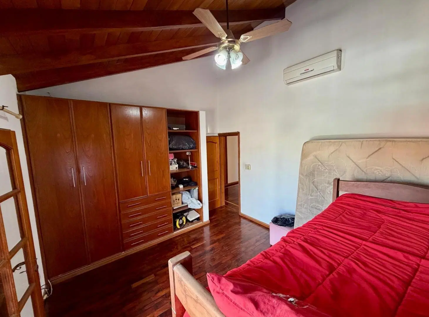Casa 4 Dormitorios Pileta y Quincho en B° Maipu 2