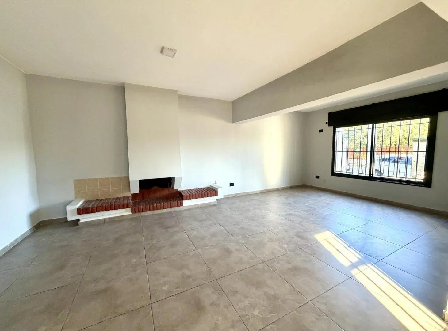 Casa 3 dormitorios con pileta arguello 3