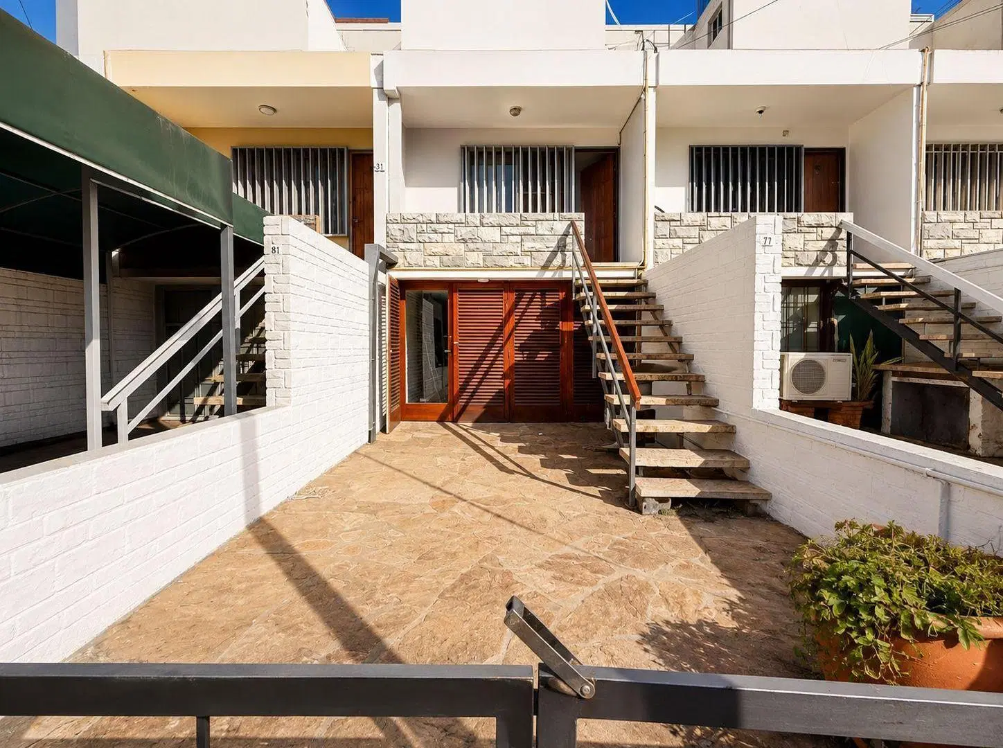 Venta Dos Departamentos de un dormitorio + 1 cochera en Carlos Paz cerca del Centro 1