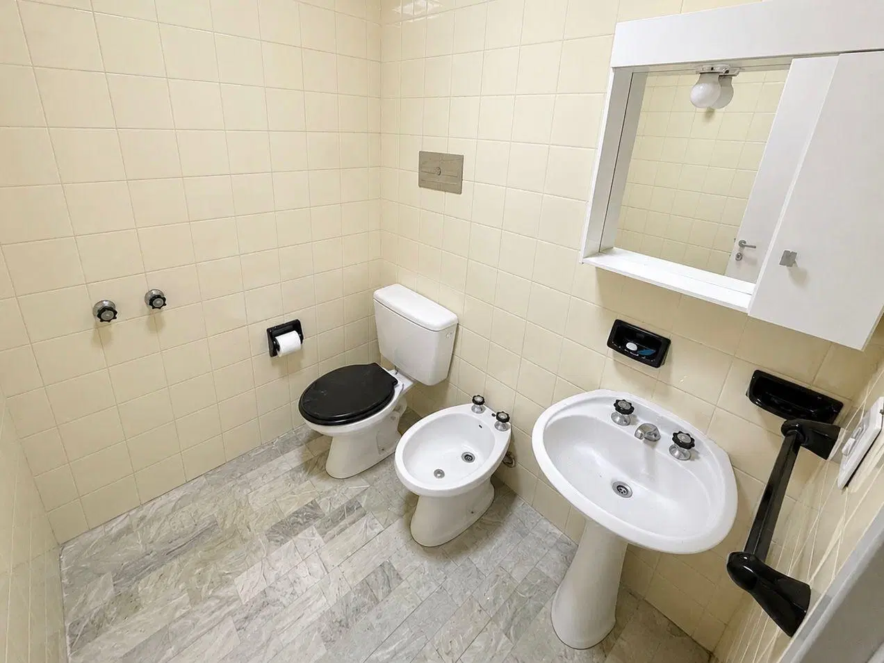 Venta Dos Departamentos de un dormitorio + 1 cochera en Carlos Paz cerca del Centro 3