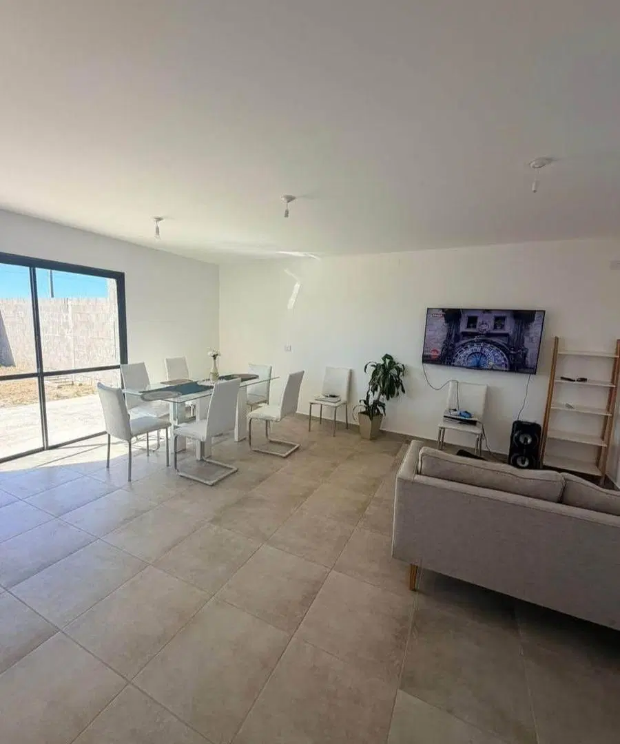 Se vende casa a estrenar, de dos dormitorios, en Barrio Valle Cercano 4