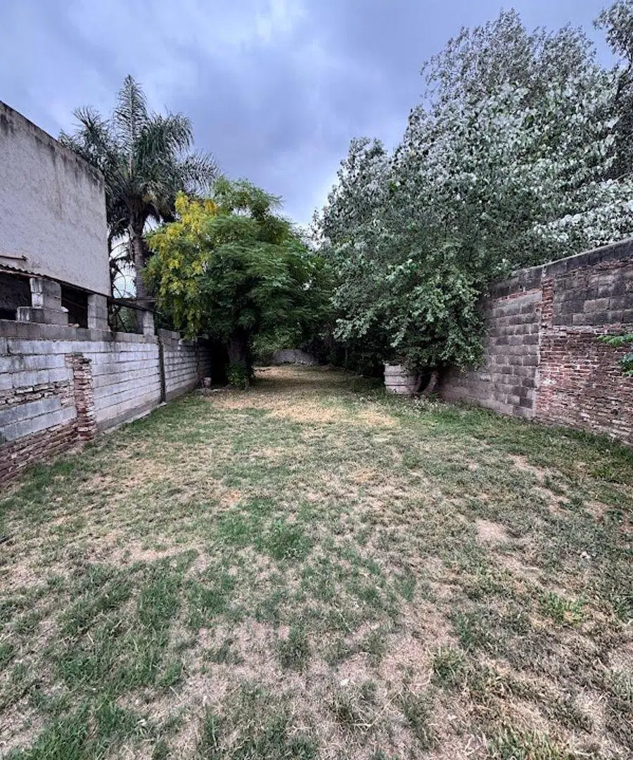¡Atención Inversores! Casa con Gran Potencial de Desarrollo y Renta Activa 5