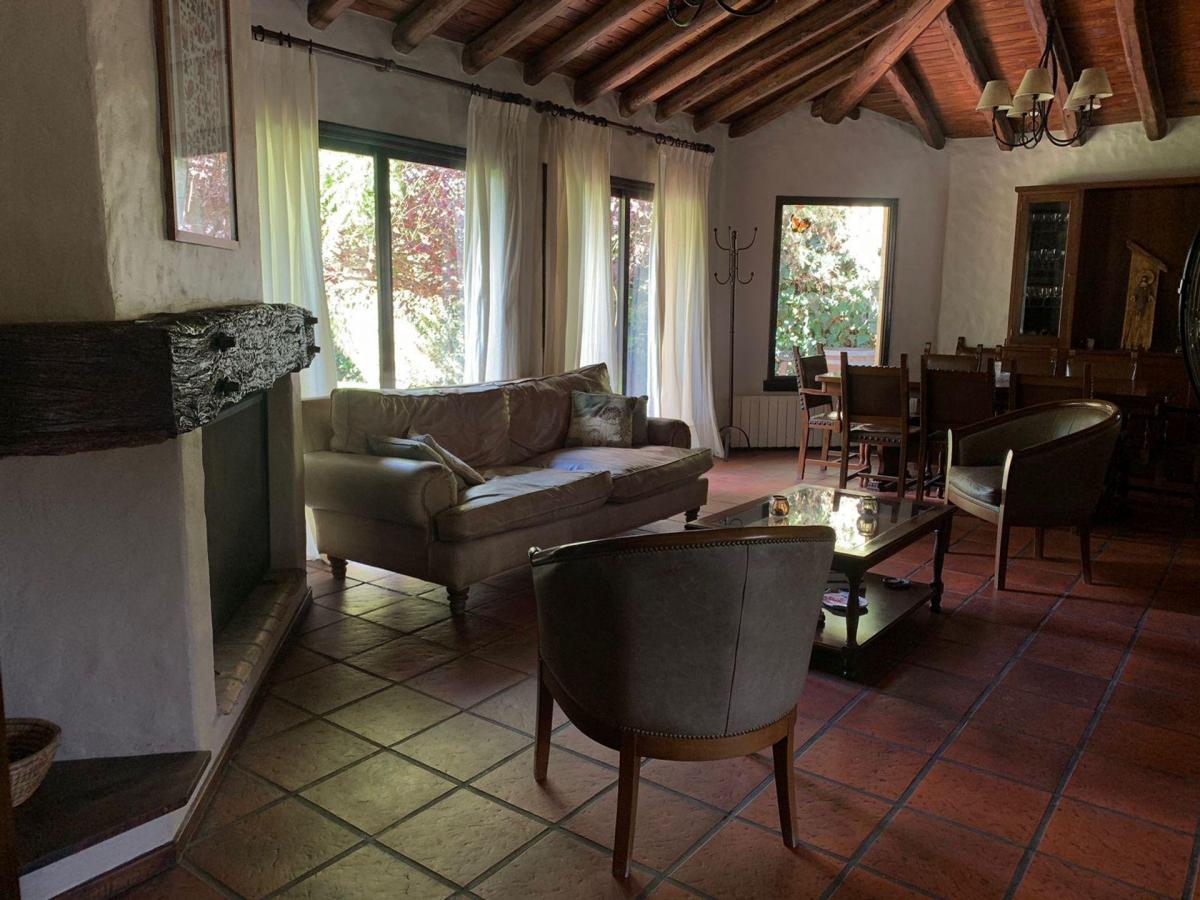 Casa 8 Ambientes Venta Club de Campo Mendoza 4