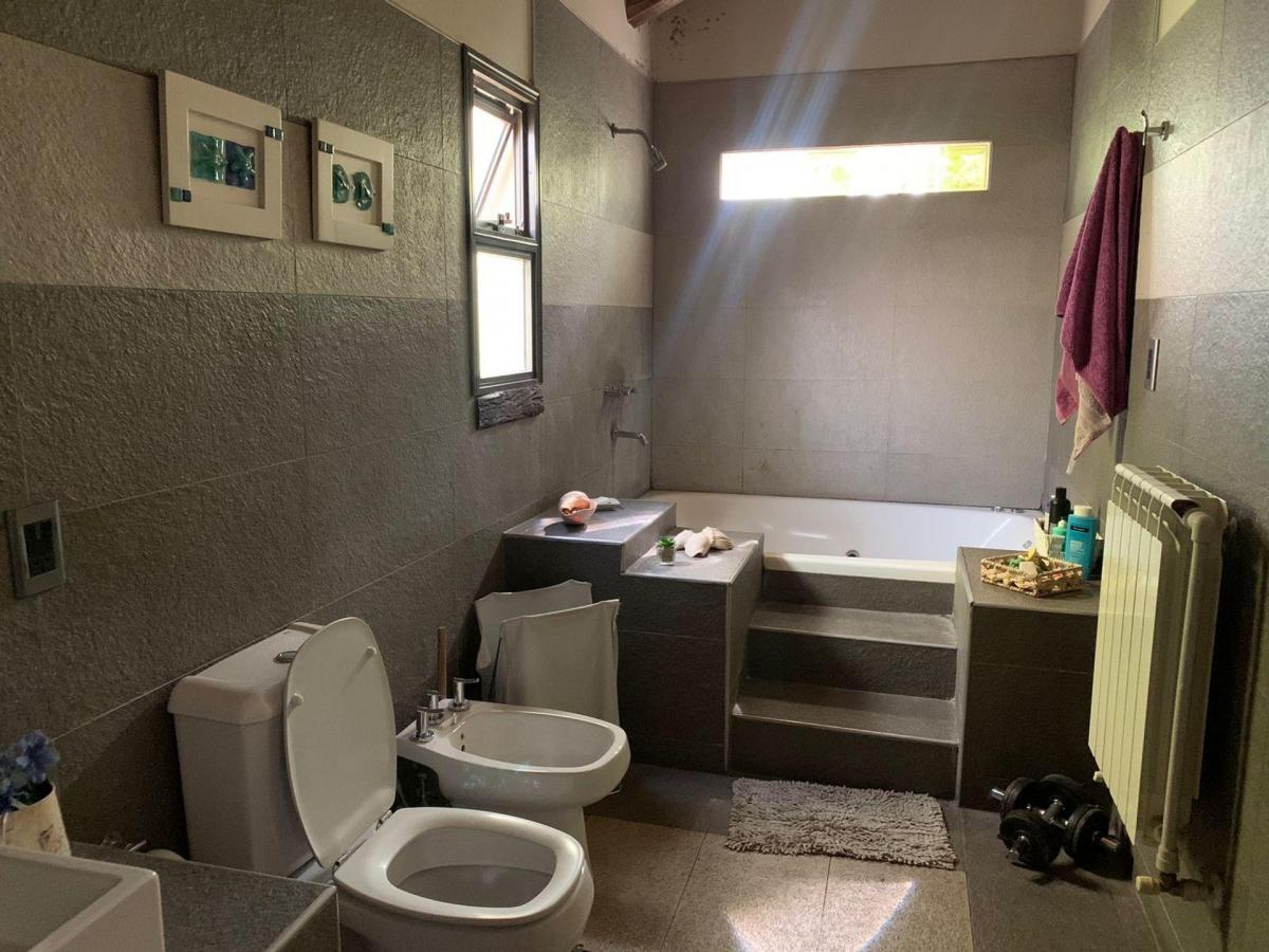 Casa 8 Ambientes Venta Club de Campo Mendoza 5