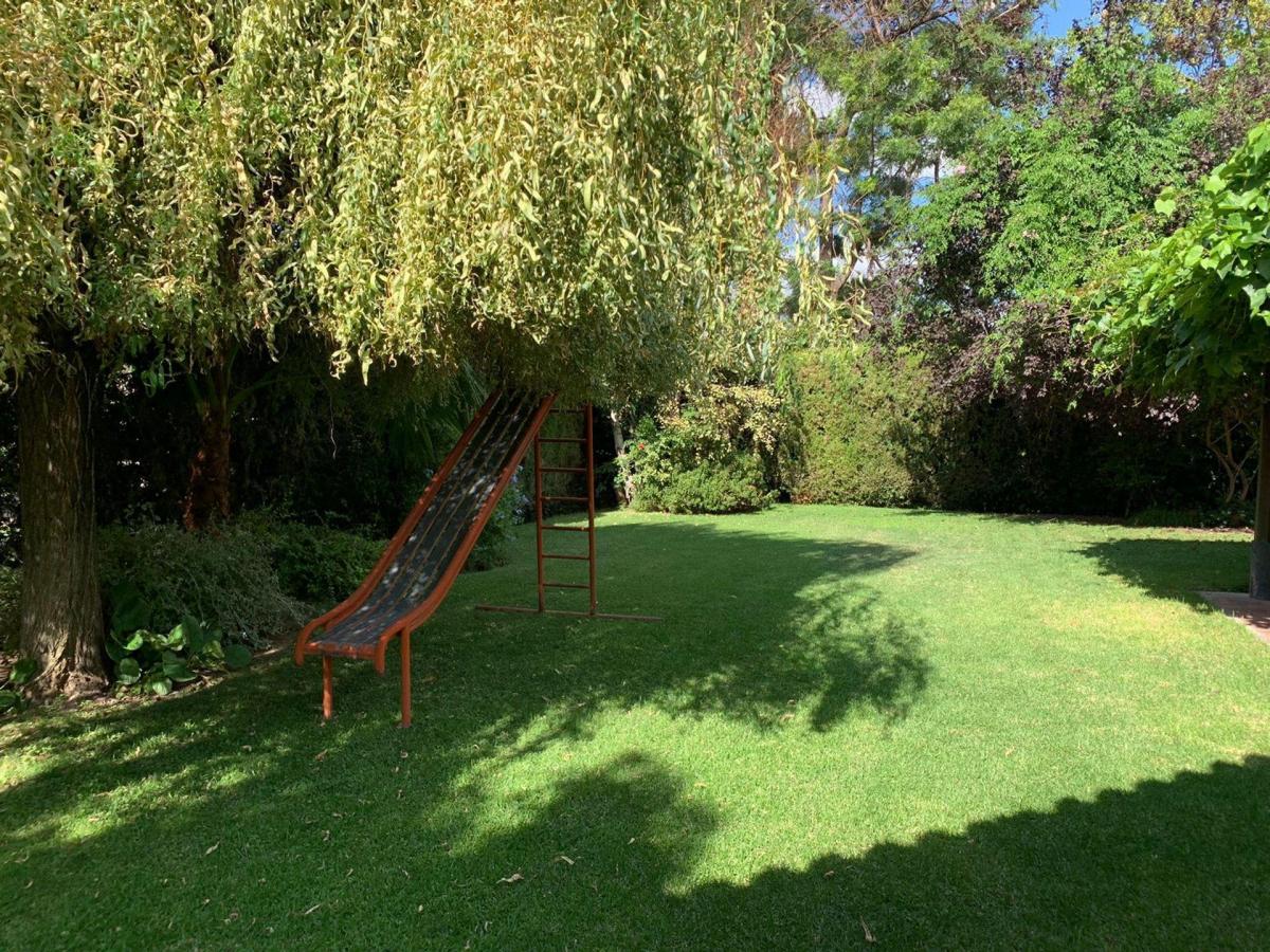 Casa 8 Ambientes Venta Club de Campo Mendoza 1