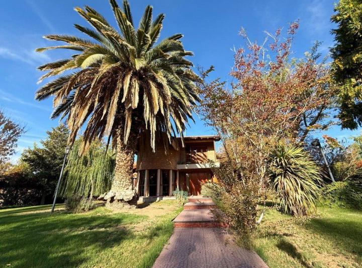 CASA EN VENTA EN CORRALITOS ESTILO CHALET 2