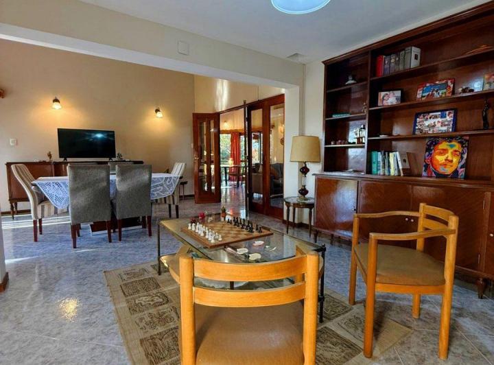 CASA EN VENTA EN CORRALITOS ESTILO CHALET 4