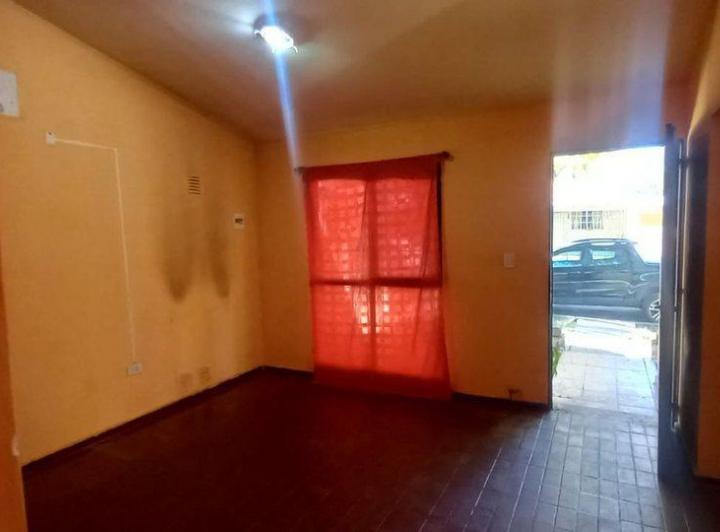 CASA EN VENTA  GODOY CRUZ 4