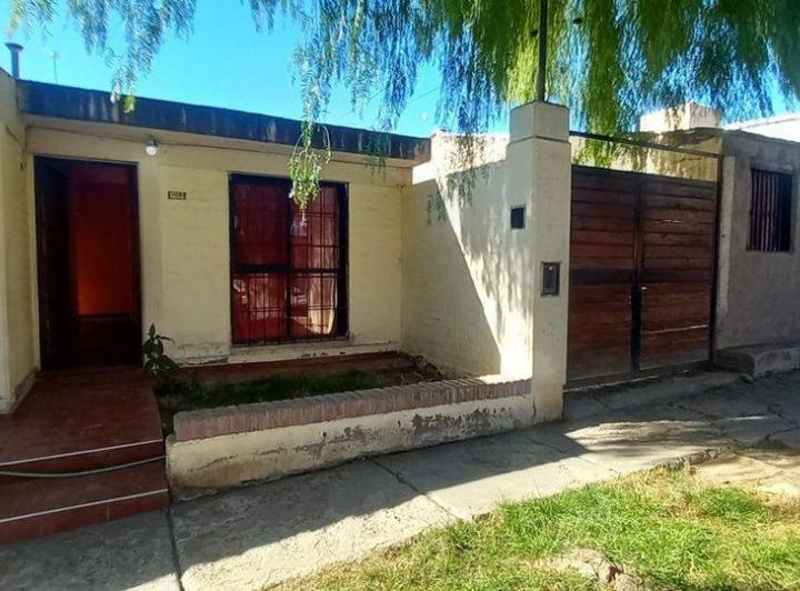 CASA EN VENTA  GODOY CRUZ 3