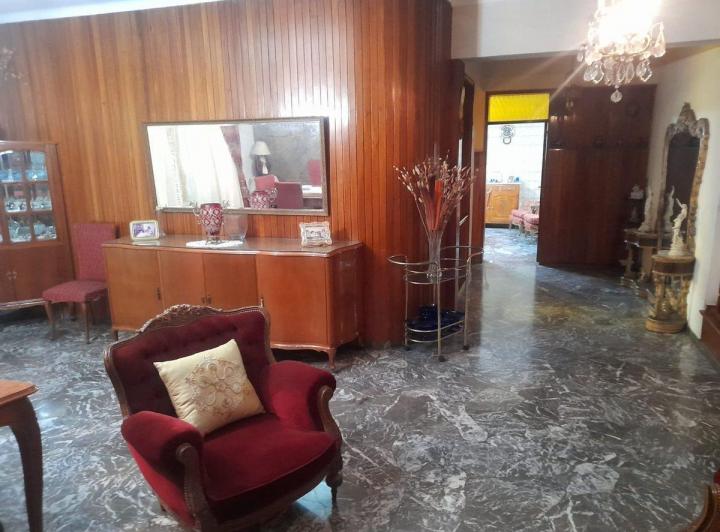 HERMOSA  PROPIEDAD CON SALÓN COMERCIAL Y DEPOSITO 3