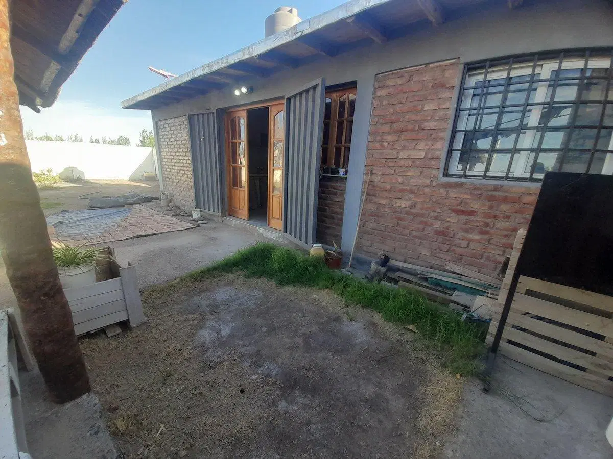 VENTA QUINCHO CON PILETA COLONIA SEGOVIA 8