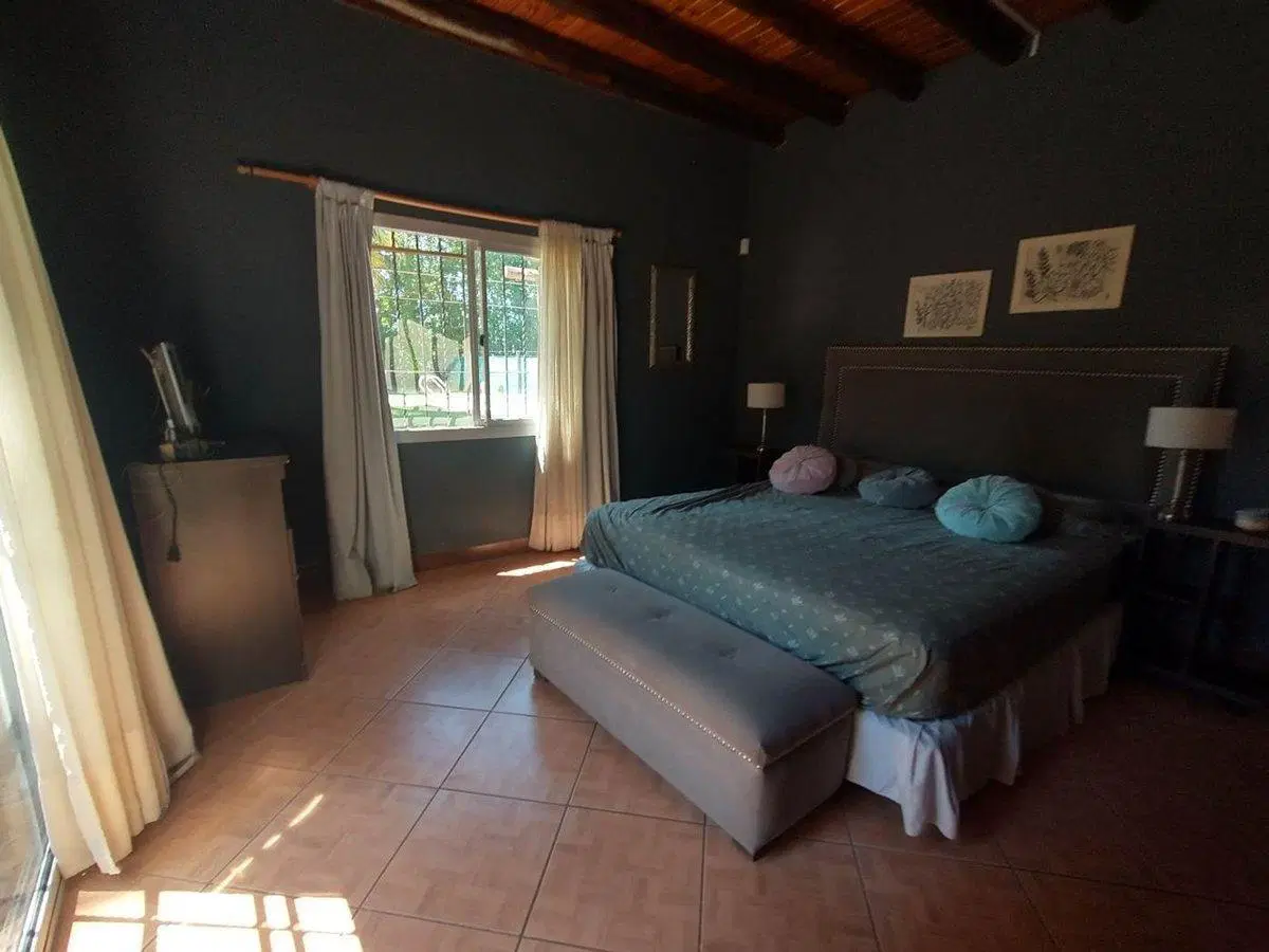 VENTA DE CASA CON  PILETA RODEO DEL MEDIO MAIPU 5