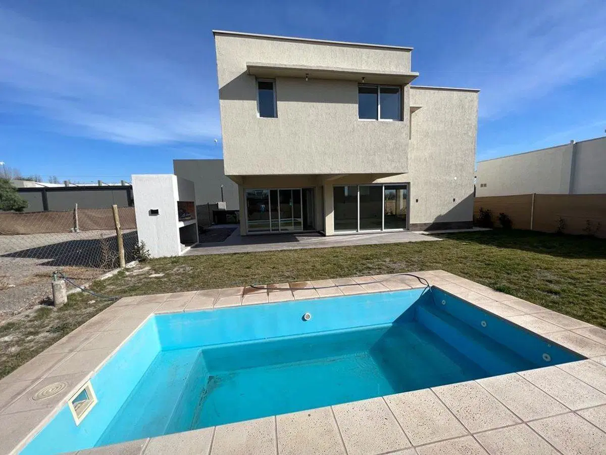 CASA A ESTRENAR EN BARRIO PRIVADO LOMAS DE RUSSELL 2