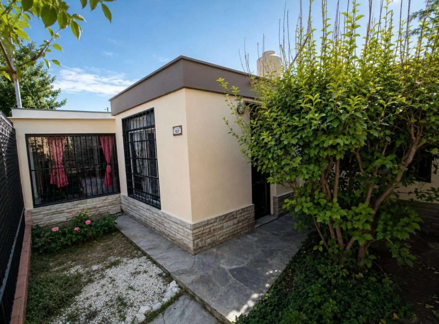 Hermosa casa 3 dorm en B° Cementista l, Las Heras 2