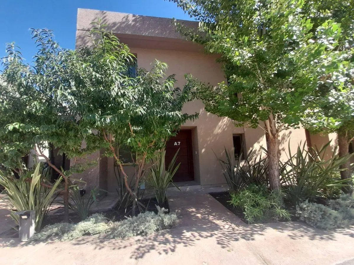 VENTA DUPLEX DE CATEGORIA CHACRAS DE CORIA 5