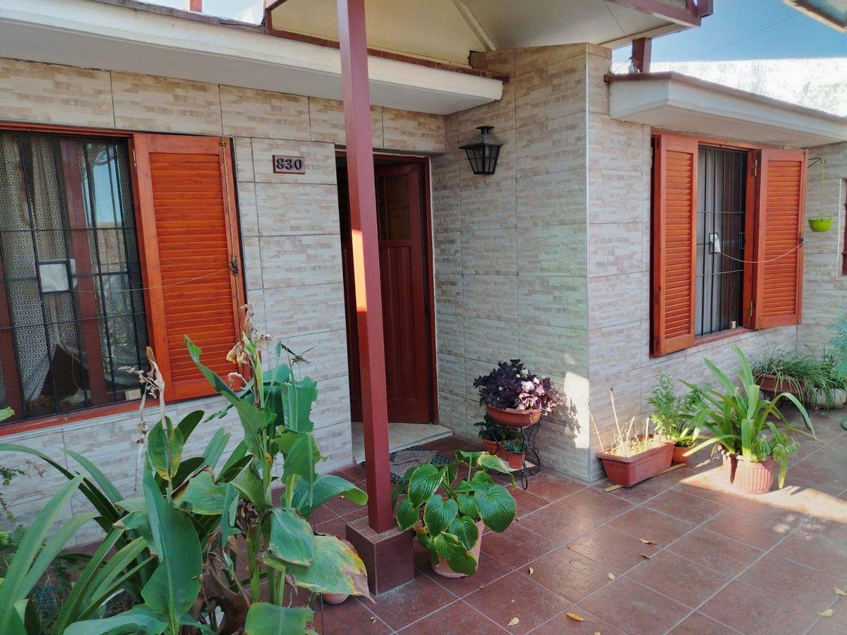 VENTA CASA CON DEPARTAMENTO