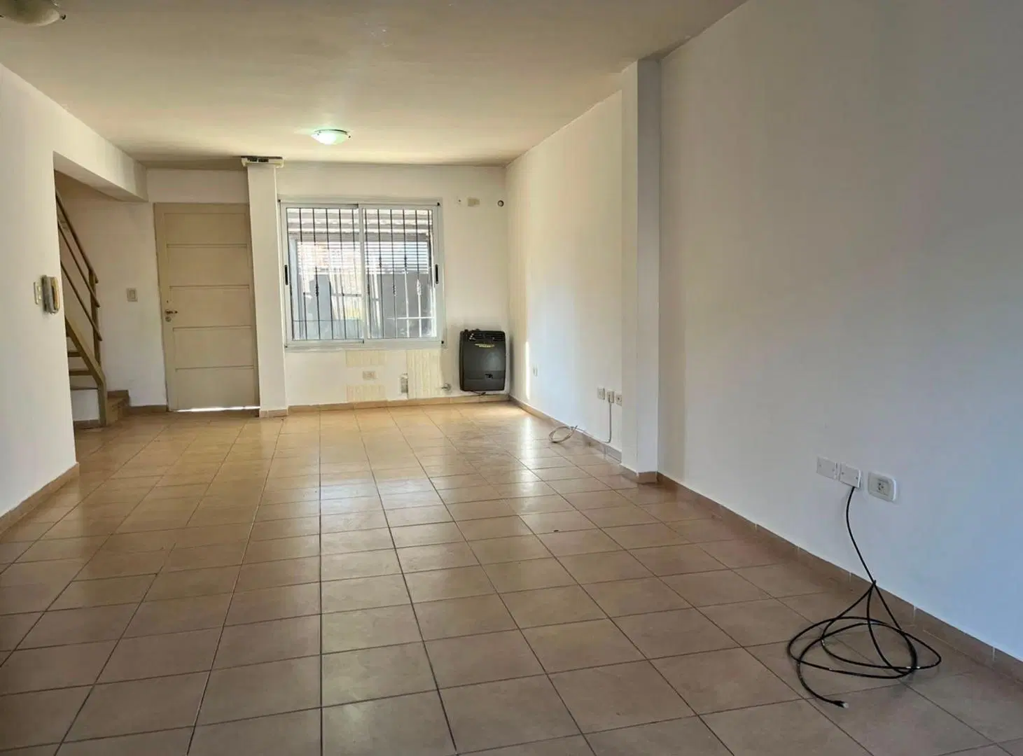 VENTA DEPARTAMENTO  DUPLEX 2 DORMITORIOS MAIPÚ 5