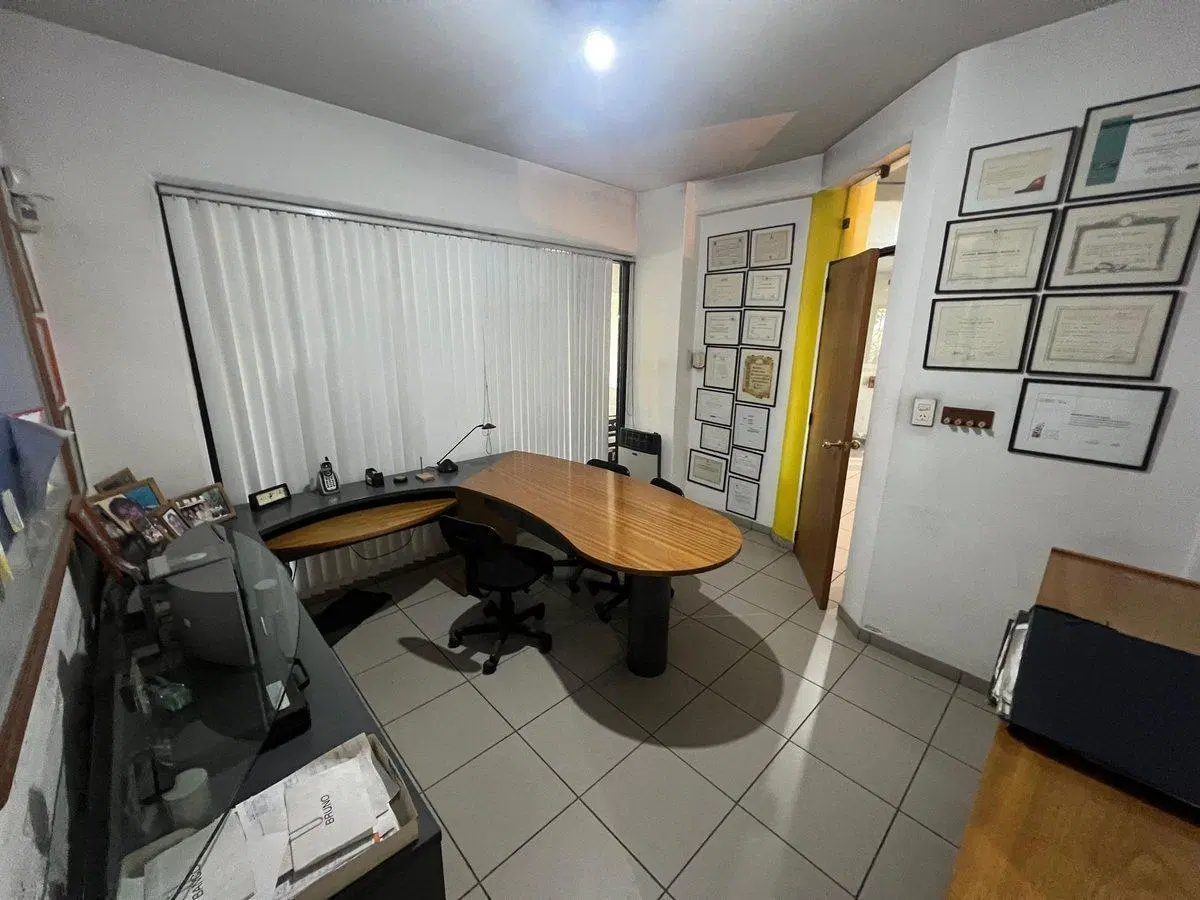 Venta oficinas uso profesional 2