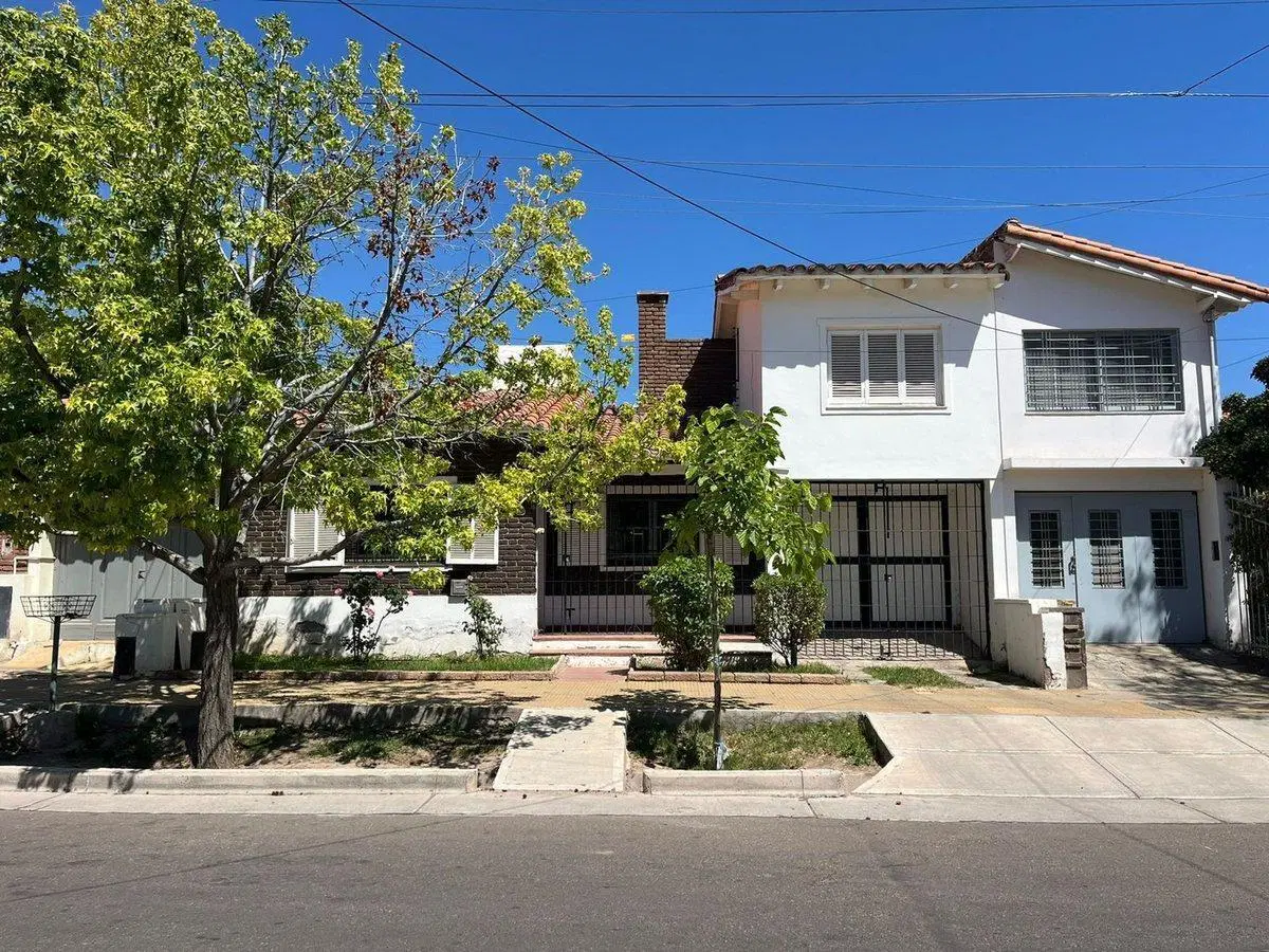 VENTA CASAS 3 DORMITORIOS COCHERA DOBLE DORREGO 5