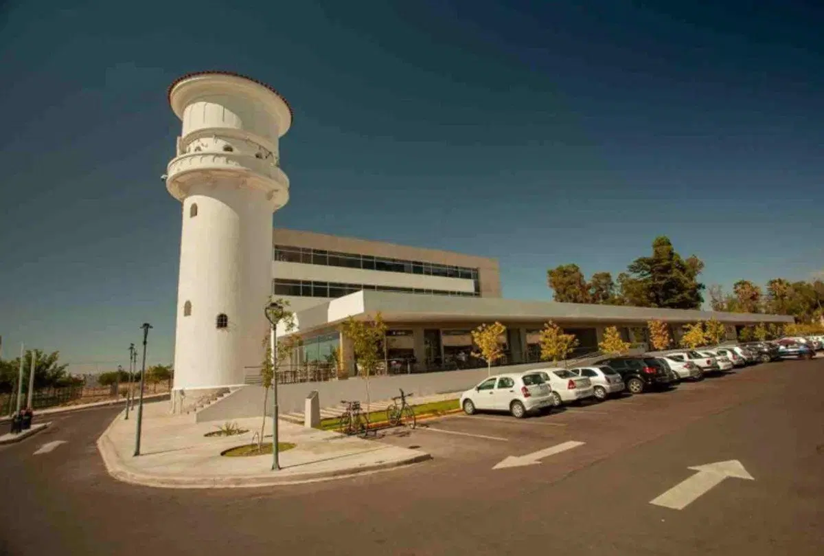 VENTA DE OFICINA CENTRO EMPRESARIAL TORREÓN MAIPÚ 2