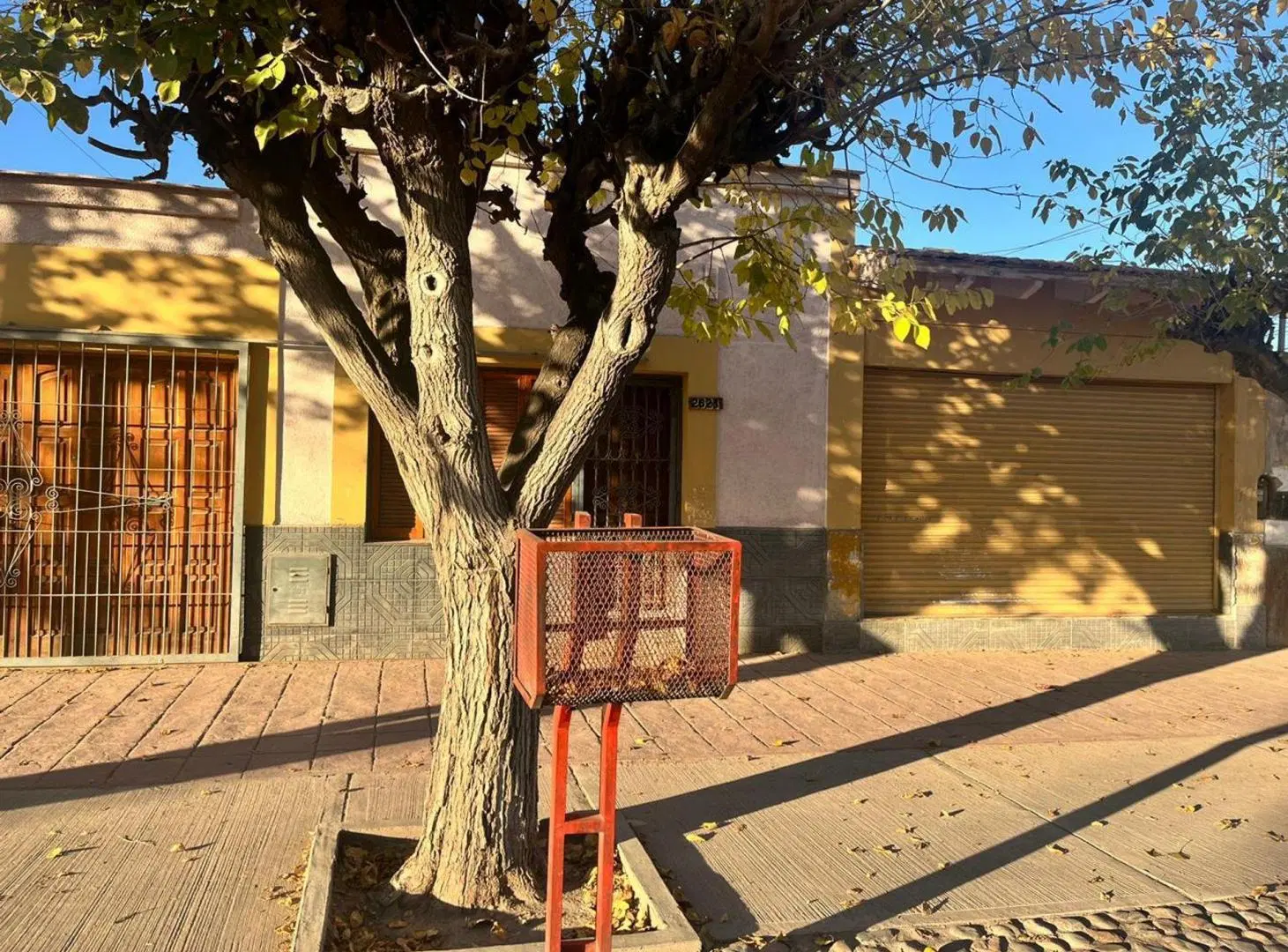 VENTA CASA 2 DORM, COCHERA DOBLE Y LOCAL LAS HERAS 3