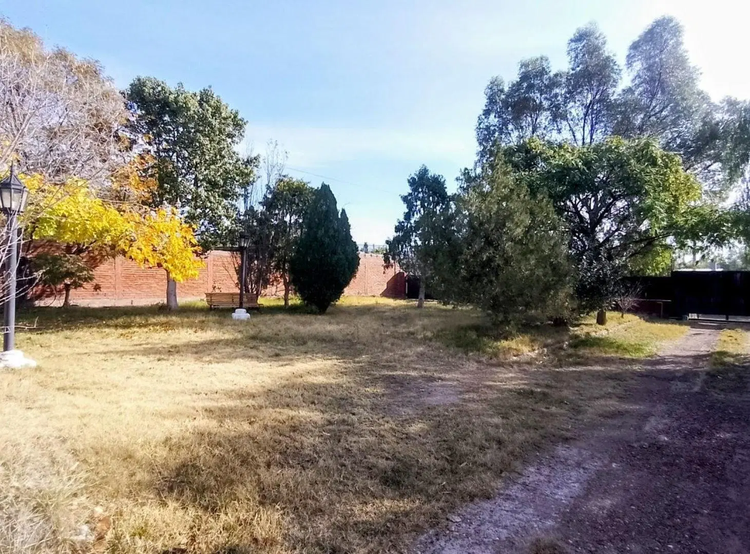 VENTA DE CASA CON PILETA CHACRAS DE CORIA 2