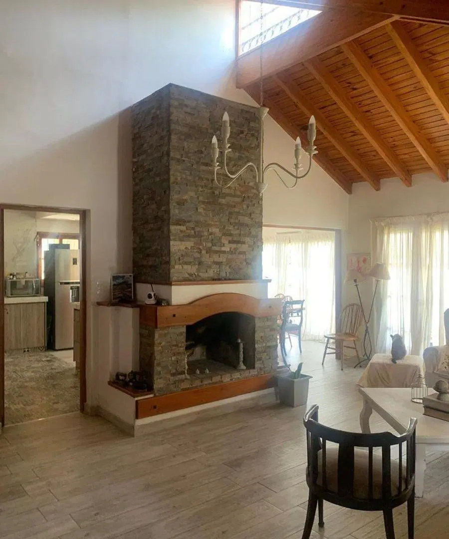 EXCELENTE CASA EN VENTA LUJAN DE CUYO 5