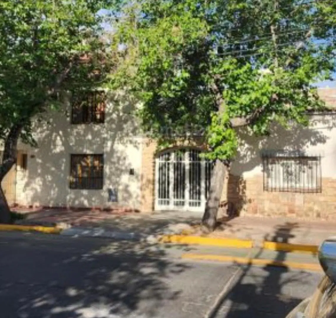 VENTA DE DUPLEX CON TERRENO ESQUINA 5TA SECCION 2