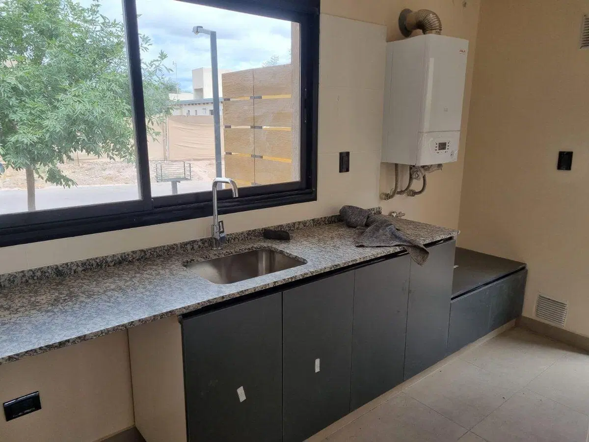 CASA A ESTRENAR EN BARRIO PRIVADO LOMAS DE RUSSELL 5