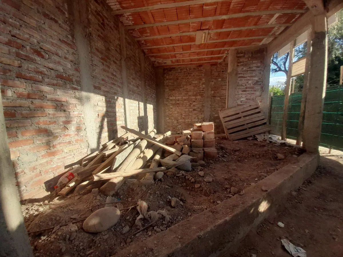 VENTA DE LOCAL COMERCIAL A ESTRENAR GODOY CRUZ 8