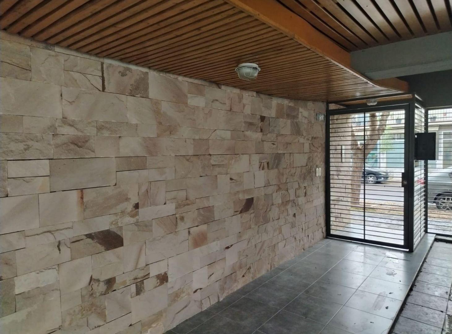 Foto de VENTA DEPARTAMENTO 1 HABITACION COCHERA GODOY CRUZ, imagen 2