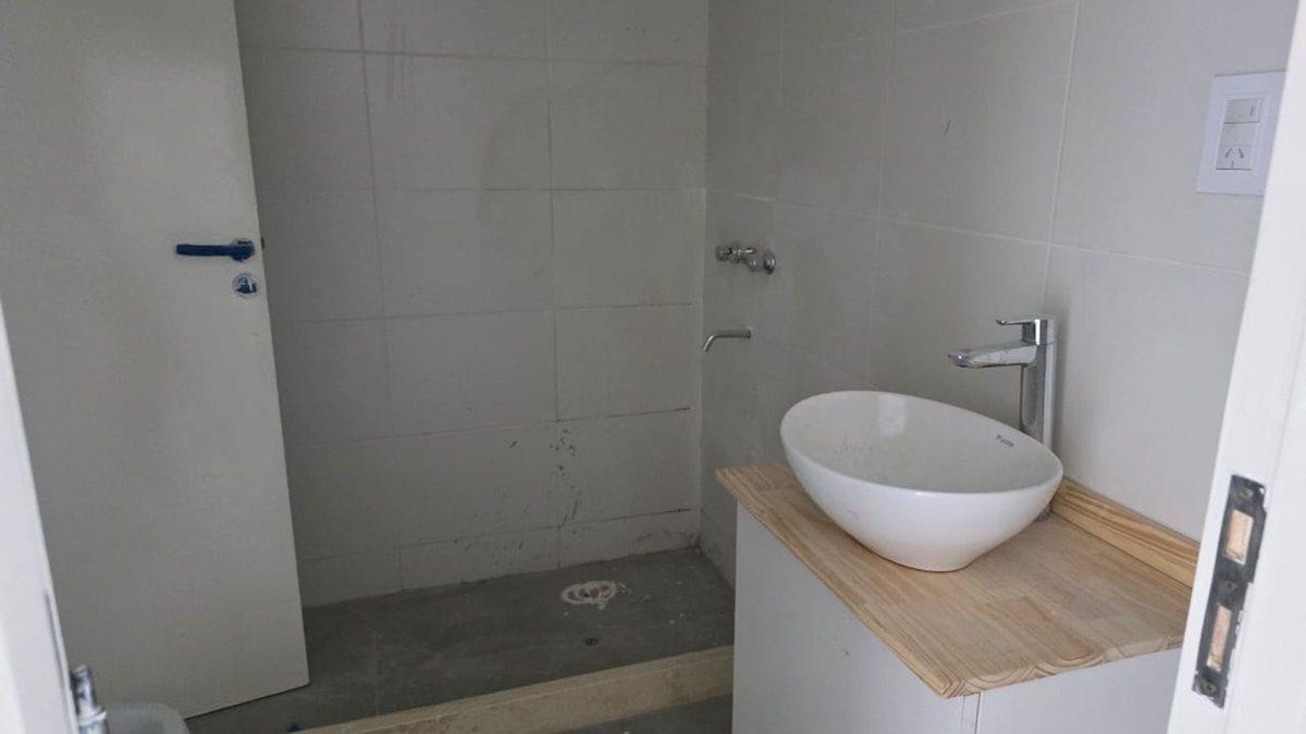 Foto de Duplex 2 Dormitorios Venta Punta Lago Maipú, imagen 3