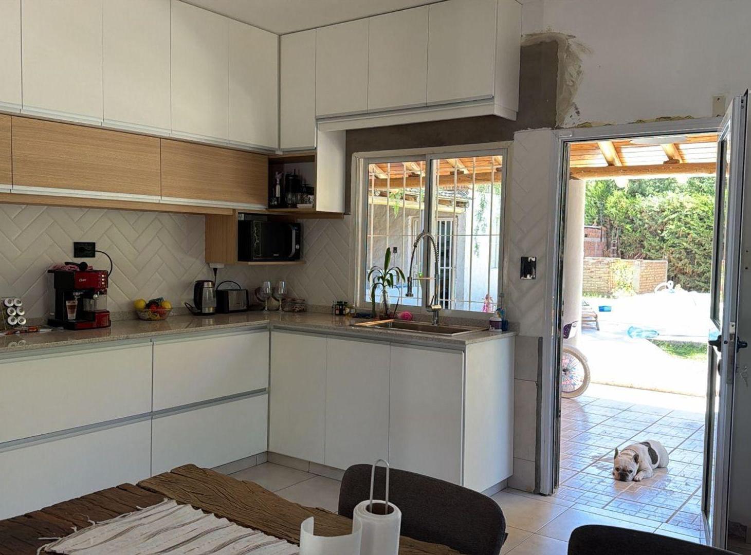 Foto de Casa categoria 1100mt 3 dorm/3 bañ pileta Lunlunta, imagen 4