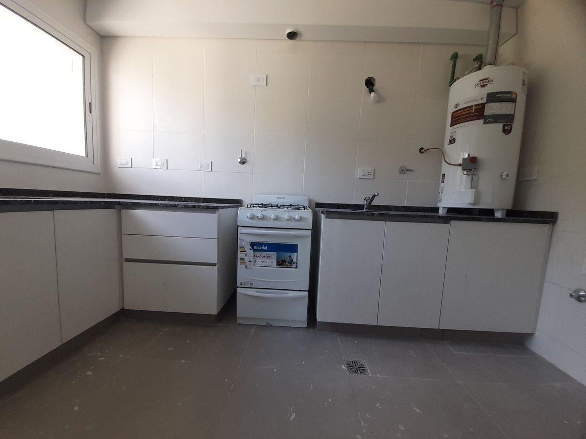 Foto de VENTA DUPLEX 2 DORMITORIOS PUNTA LAGO MAIPU, imagen 2