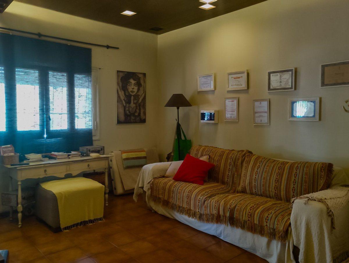 Foto de Amplia casa en venta con depto independiente, imagen 5