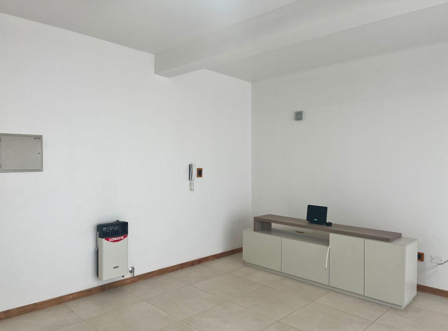 Foto de VENTA DEPTO 2 DORM COCHERA GODOY CRUZ, imagen 3