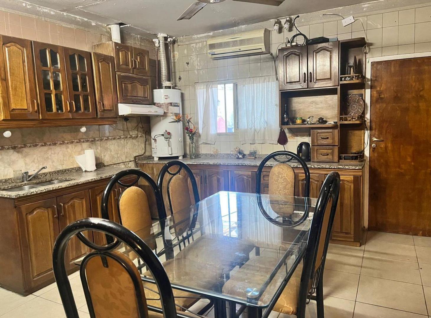 Foto de VENTA CASA 2 DORM, COCHERA DOBLE Y LOCAL LAS HERAS, imagen 1