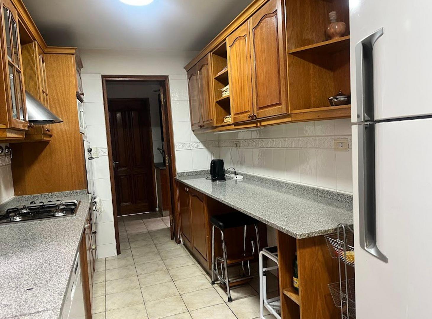 Foto de CASA EN VENTA 3 DORM LOTE ESQUINA 1000 m2 DALVIAN, imagen 5