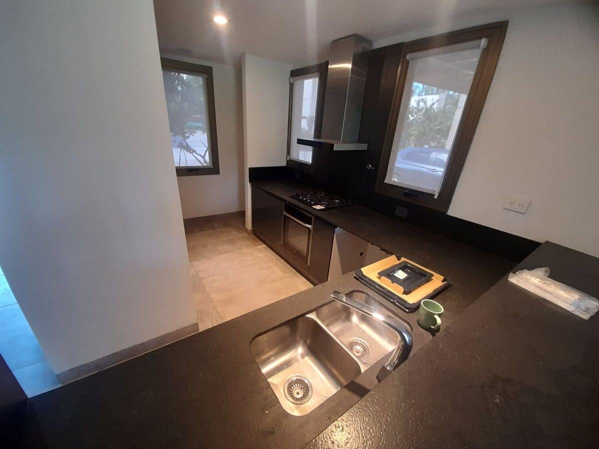Foto de VENTA DUPLEX DE CATEGORIA CHACRAS DE CORIA, imagen 2