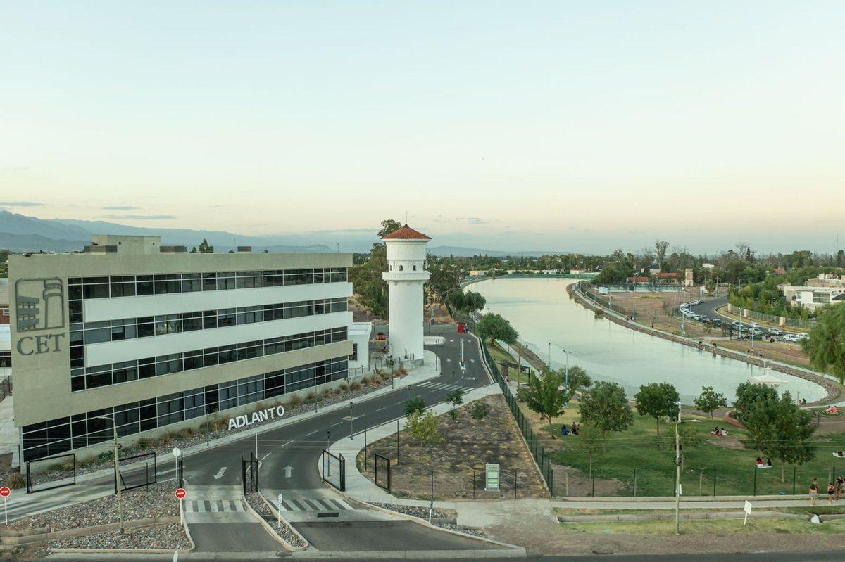 Foto de VENTA OFICINA CENTRO EMEPRESARIAL TORREON MAIPU, imagen 4