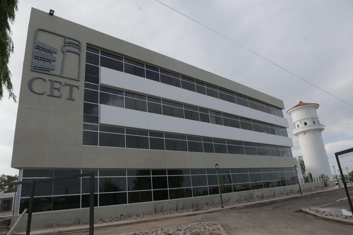 Foto de VENTA OFICINA CENTRO EMEPRESARIAL TORREON MAIPU, imagen 2