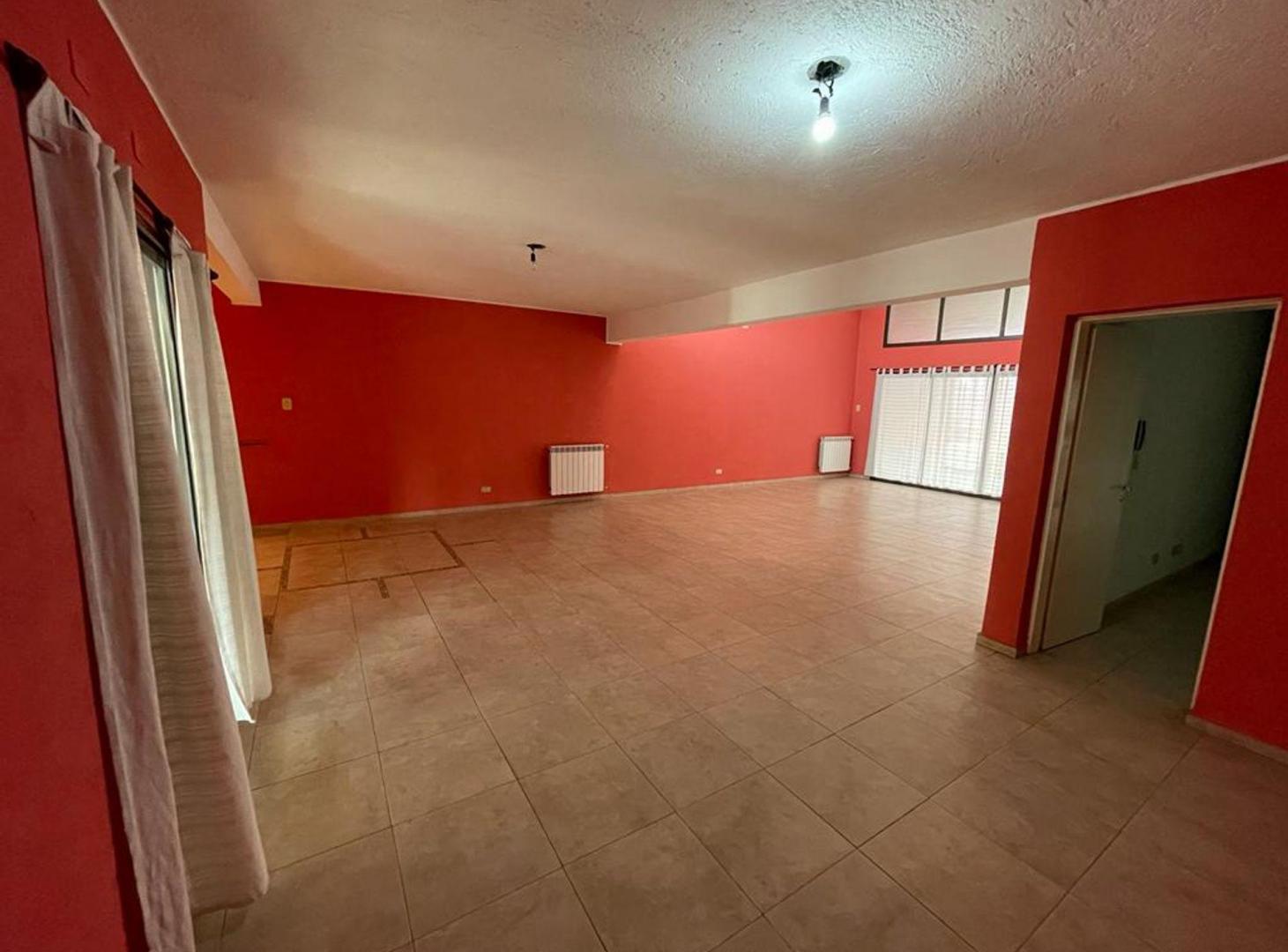 Foto de VENTA CASA 4 DORMITORIOS GUAYMALLEN, imagen 5
