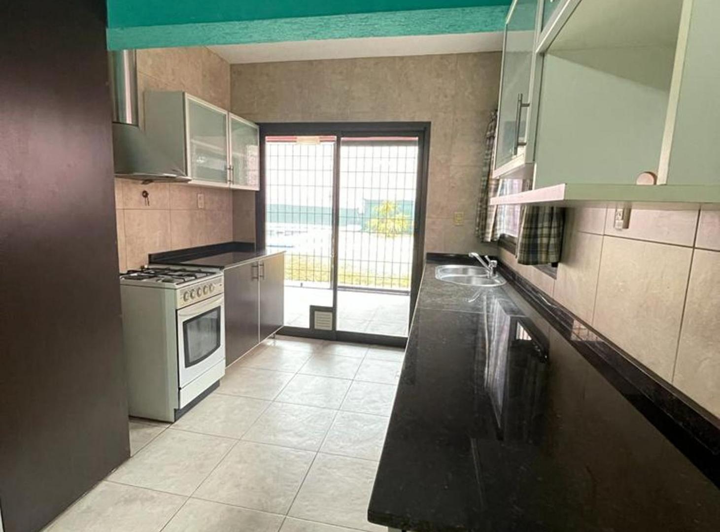 Foto de VENTA CASA 4 DORMITORIOS GUAYMALLEN, imagen 4