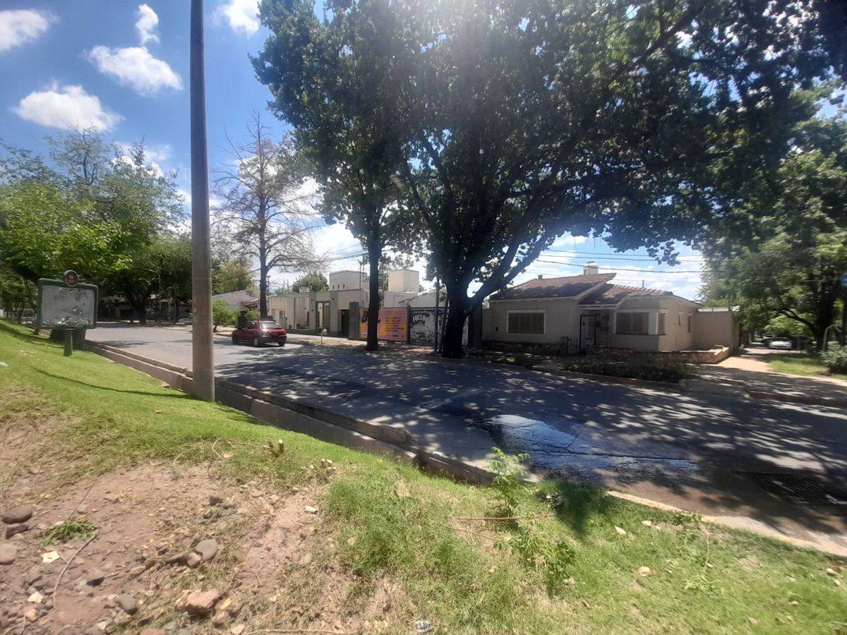 Foto de VENTA EN POZO COMPLEJO 8 DEPARTAMENTOS GODOY CRUZ, imagen 2