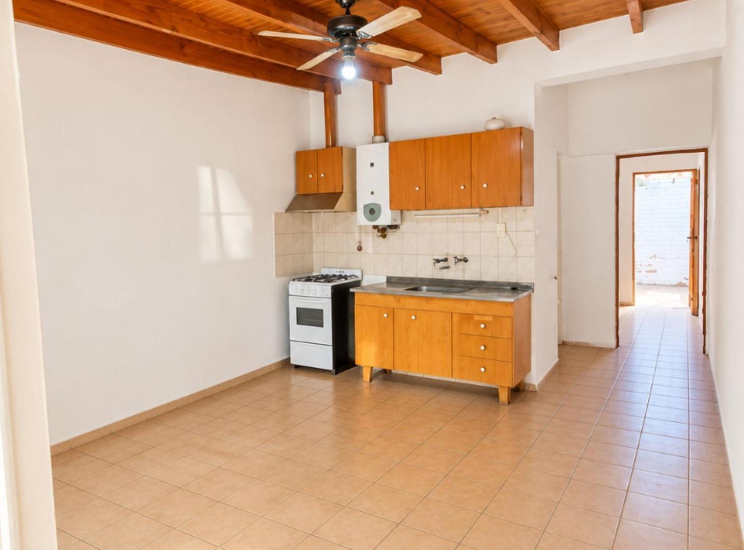 Foto de CASA CON COCHERA EN VENTA 2 AMBIENTES, LAS HERAS, imagen 3